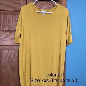 Oversized gold tee